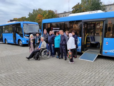 В Конаково презентовали автобусы для перевозки маломобильных пассажиров - новости ТИА