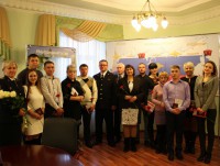 14 выходцев Украины, Узбекистана и Греции получили в Твери в День Конституции гражданство - новости ТИА