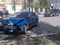 В Твери "Шкода" врезалась в "Мицубиси" - Новости ТИА