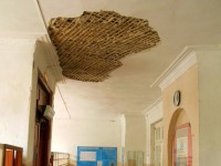 По факту обрушения штукатурки в Старицкой средней школе проводится доследственная проверка - Новости ТИА
