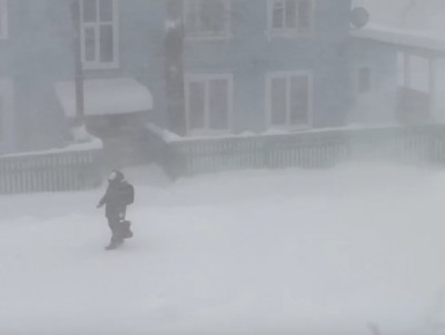 На поселок Тверской области обрушилась снежная буря - новости ТИА