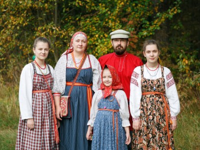 Тверские семьи приглашают на фотоконкурс "Мама и дети в национальных костюмах" - Новости ТИА
