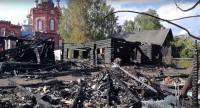 Погорельцам из Осташкова запретили отстраивать дома на пепелище, так как это «культурное наследие» - Новости ТИА