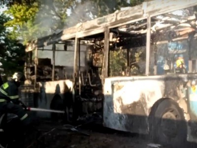 В Твери полностью сгорел пассажирский автобус - новости ТИА