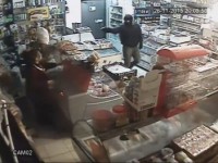 В Тверской области вооружённый налёт на магазин сняли камеры наблюдения - Новости ТИА