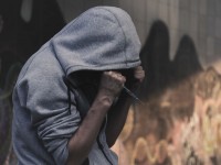 31-летний наркоман сделал девушке в лесу инъекцию героина - Новости ТИА