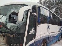 В Вологодской области опрокинулся автобус с пассажирами из Весьегонска - Новости ТИА
