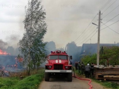 В Тверской области пожарные спасли деревню от огня - новости ТИА