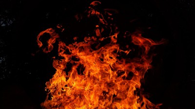 Хулиган поджег метлу и попытался устроить крупный пожар в чужом доме - Новости ТИА