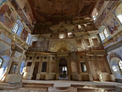 В заброшенной деревне восстанавливают храм с потрясающим иконостасом - новости ТИА