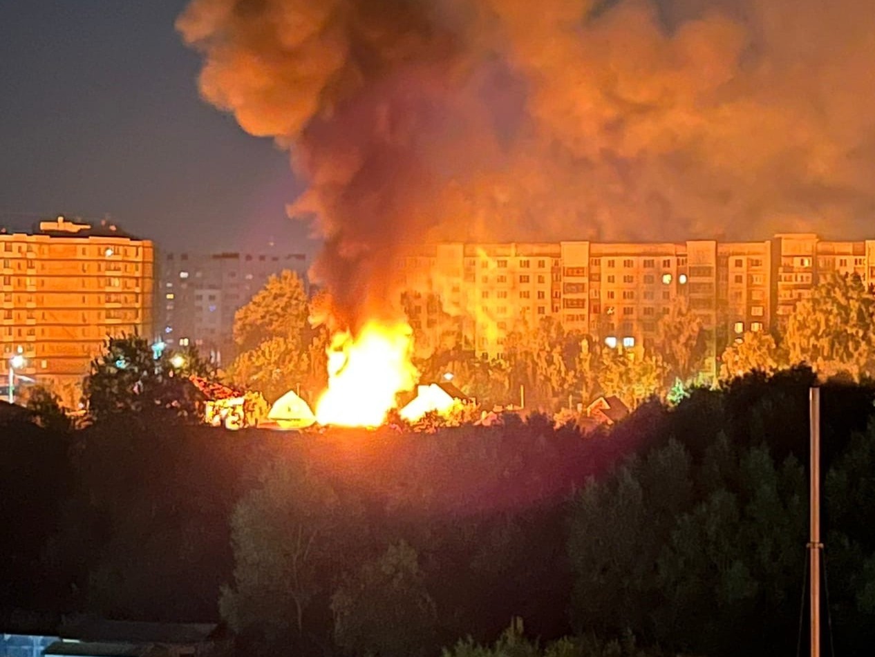 В Твери ночью выгорел жилой дом в Заволжье - ТИА