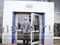 В Твери закрывается дилерский центр Hyundai, а 22 человека рискуют остаться без машин и денег - Новости ТИА