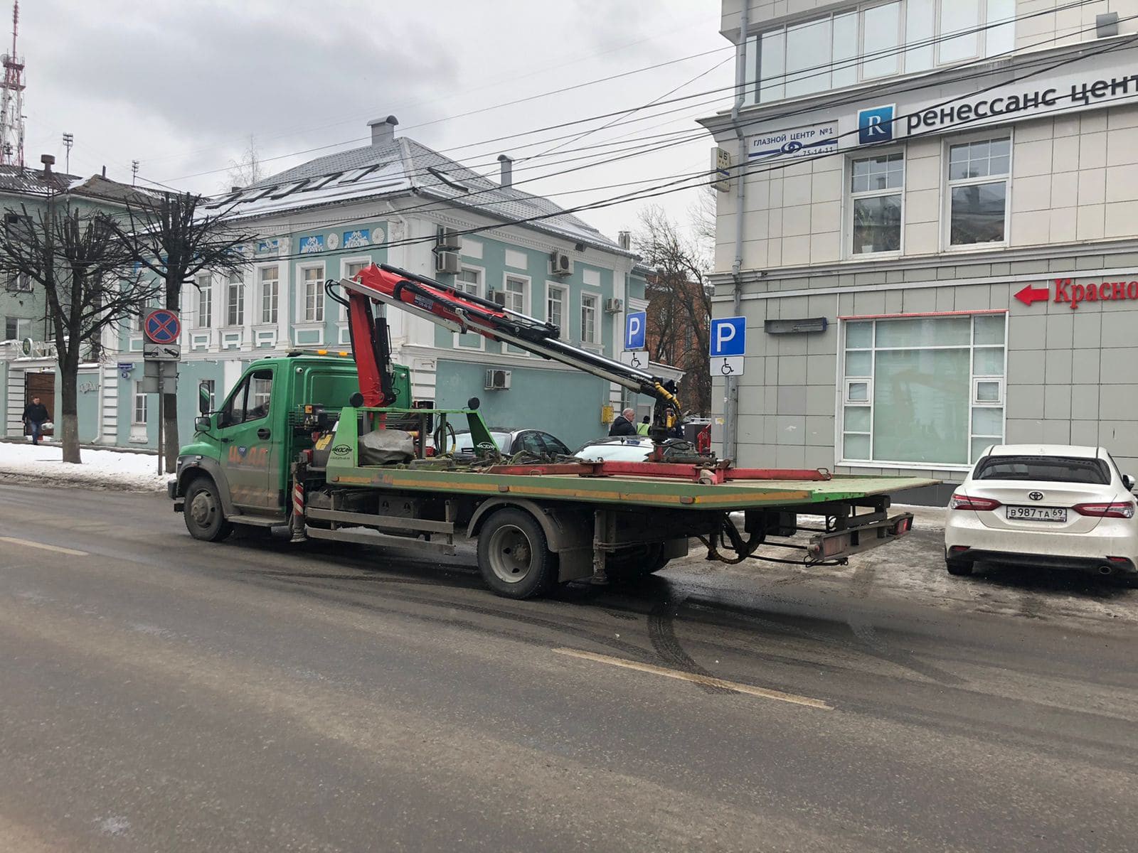 В Твери выписывали пятитысячные штрафы за парковку на местах для инвалидов  | 31.03.2022 | Тверь - БезФормата