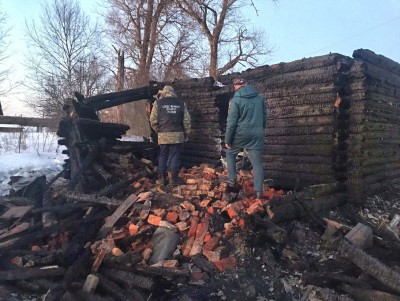 В Тверской области по подозрению в двойном убийстве и поджоге задержаны братья - Новости ТИА