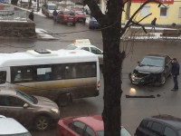 В центре Твери маршрутка с пассажирами попала в ДТП - новости ТИА