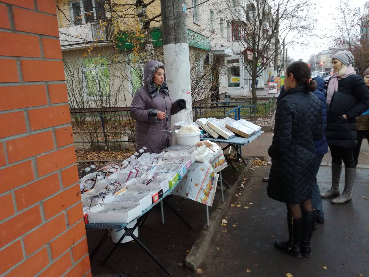 Стол для торговли на улице своими руками