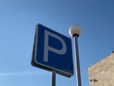 В администрации Твери рассматривают варианты расширения зоны платных парковок - Новости ТИА
