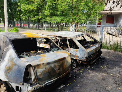 В Твери на парковке сгорели два автомобиля - Новости ТИА