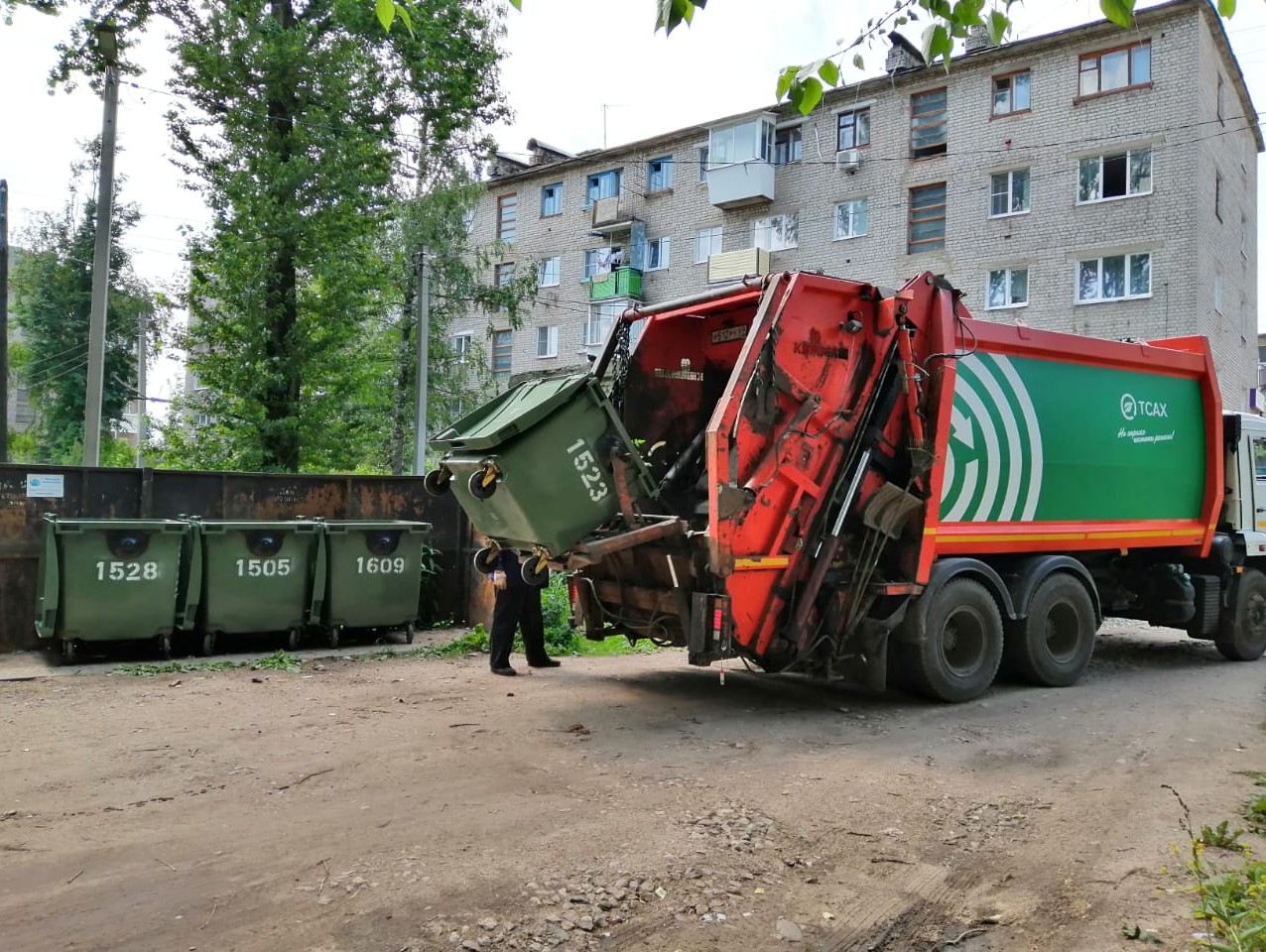 В Тверской области установили 4 000 новых мусорных контейнеров