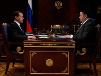 Дмитрий Медведев и Игорь Руденя обсудили вопросы дорожной отрасли и дошкольного образования в регионе - Новости ТИА