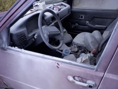 Под Тверью неизвестные разбили припаркованный на обочине автомобиль - новости ТИА