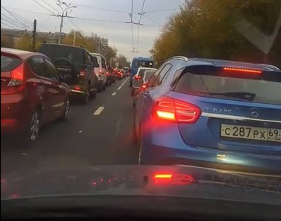 Новый светофор на Ленинградской заставе создал большие пробки - Новости ТИА