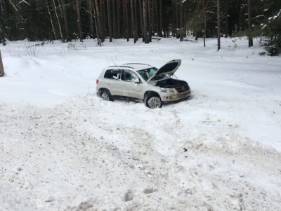 В Тверской области машина улетела в кювет, пострадали две молодые женщины - новости ТИА