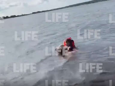 В Конаково спасли двух маленьких детей из перевернувшейся лодки  - Новости ТИА