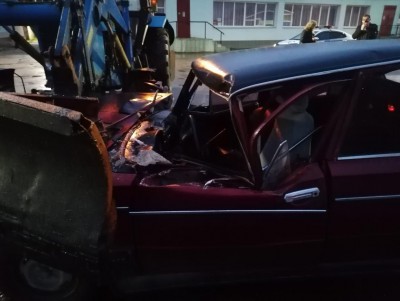 В Оленино трактор смял "шестерку" под управлением пьяного водителя - Новости ТИА