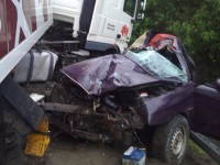 На трассе М-10 водитель легковушки погиб в лобовом ДТП с фурой - Новости ТИА