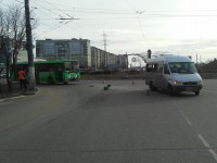 В Твери при столкновении автобуса и маршрутки пострадал ребёнок  - Новости ТИА