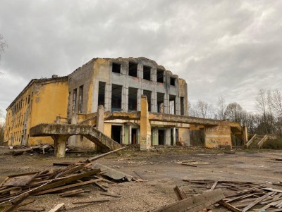 ОНФ потребовал оградить заброшенное здание дома культуры в Волочке - Новости ТИА