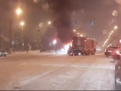 Напротив администрации Пролетарского района Твери загорелся автомобиль - новости ТИА