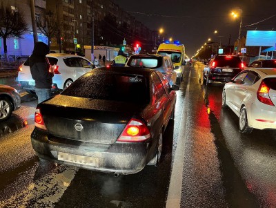 В Твери у светофора на проспекте Николая Корыткова столкнулись две машины - Новости ТИА