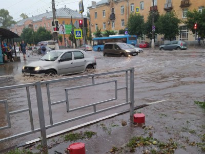 Часть Твери затопило после ливней - Новости ТИА