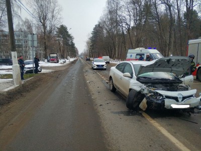 В Твери на улице Громова столкнулись три автомобиля - новости ТИА