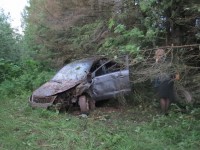 Под Бежецком иномарка несколько раз перевернулась, два человека погибли - Новости ТИА