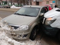 В Твери столкнулись маршрутка и легковушка - Новости ТИА