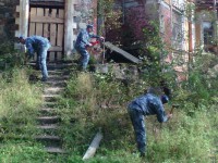 Сотрудники ЛИУ-3 взяли шефство над знаменитой усадьбой в Заключье - Новости ТИА