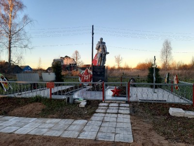 Добровольцы отремонтировали братское захоронение в Ржевском районе - Новости ТИА