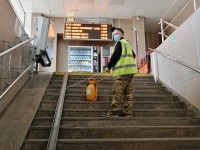 Пассажиров с температурой на железнодорожном вокзале Твери помещают в изолятор  - Новости ТИА