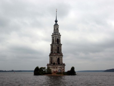 Объявили конкурс по выбору подрядчика для реставрации колокольни в Калязине  - Новости ТИА
