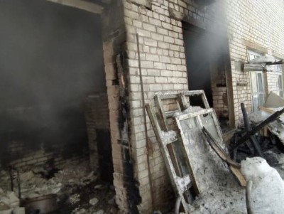 В Весьегонске сгорела фабрика, где шили маски и костюмы для медиков - новости ТИА
