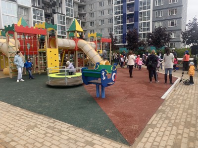 Благоустроили детскую площадку у дома № 62 корпус 1 по улице Можайского  - Новости ТИА
