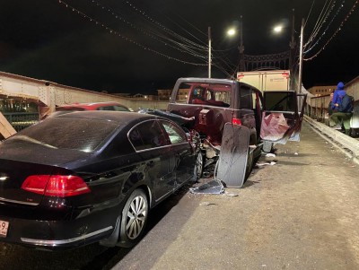На мосту в Твери столкнулись четыре автомобиля по вине пьяного водителя - Новости ТИА