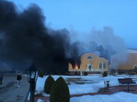 Администрация "Барской усадьбы" сообщает, что в пожаре из людей и животных никто не пострадал - Новости ТИА