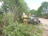 В Кувшиновском районе легковой автомобиль опрокинулся на крышу - Новости ТИА
