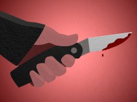 В Тверской области женщина трижды набрасывалась на собутыльников с ножом: один человек погиб, один ранен - Новости ТИА