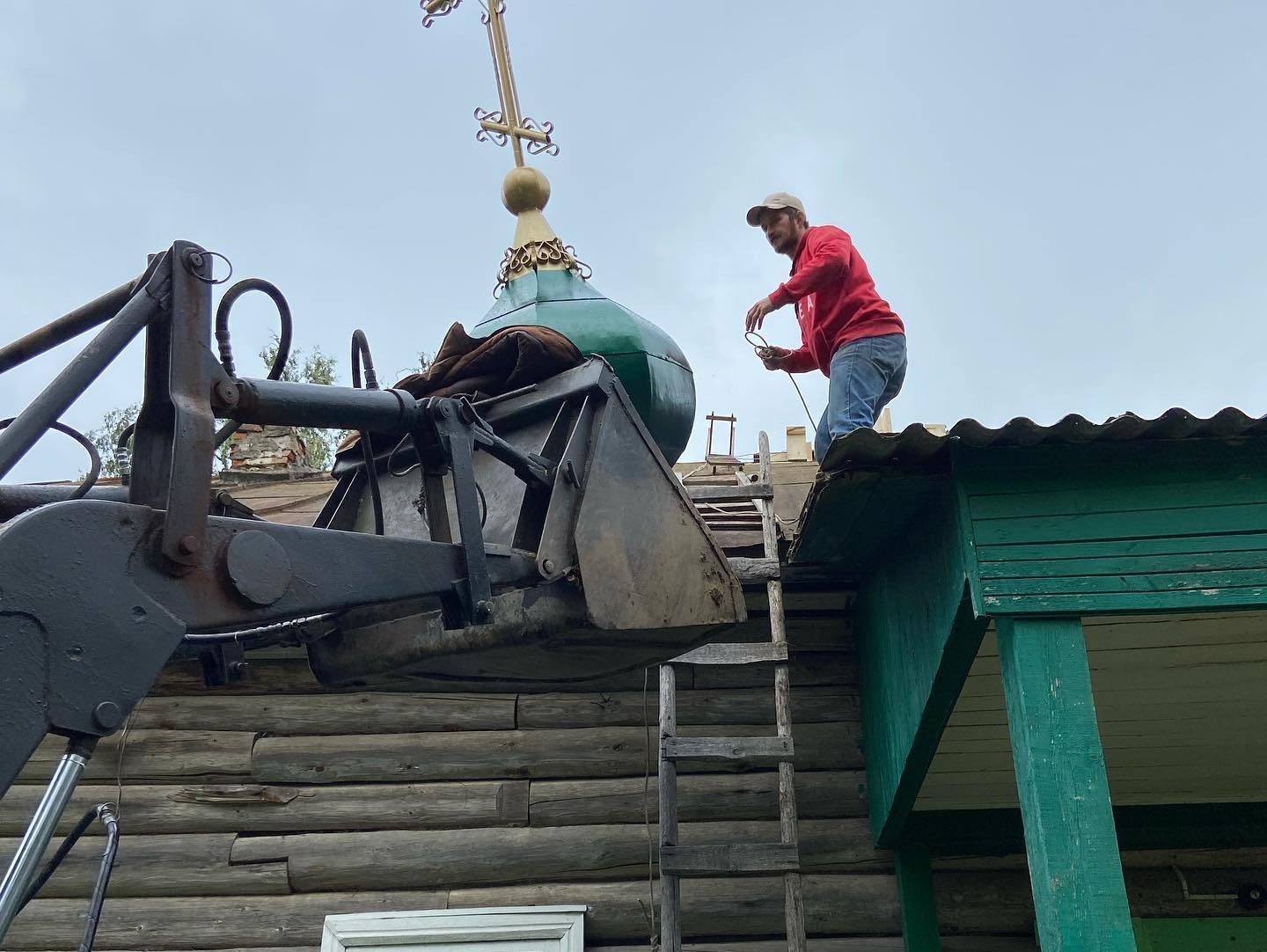 В тверском селе на древний деревянный храм вернули купола | 27.08.2021 |  Тверь - БезФормата