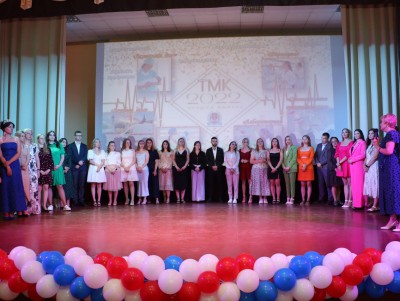 42 выпускников медколледжа наградили за работу в красной зоне в Твери - новости ТИА